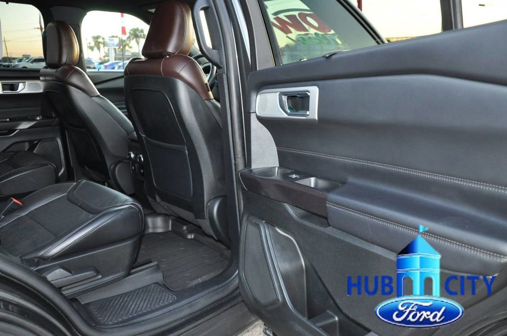 Used 2020 Ford Explorer Platinum w/ Premium Technology Package image 15