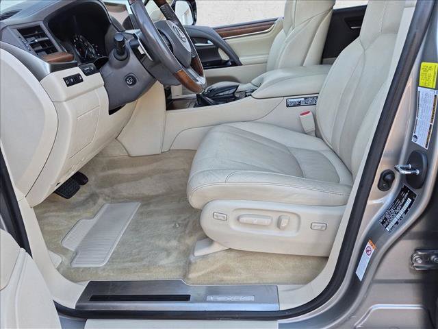 Used 2019 Lexus LX 570 4WD w/ Luxury Package image 17