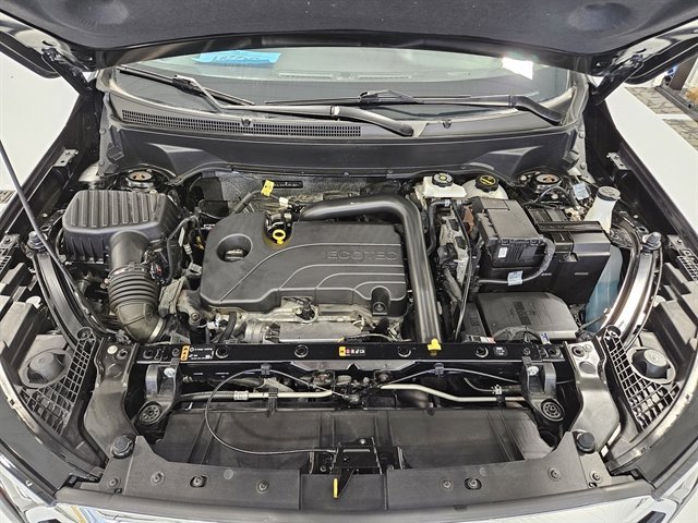 Used 2024 GMC Terrain SLE image 32
