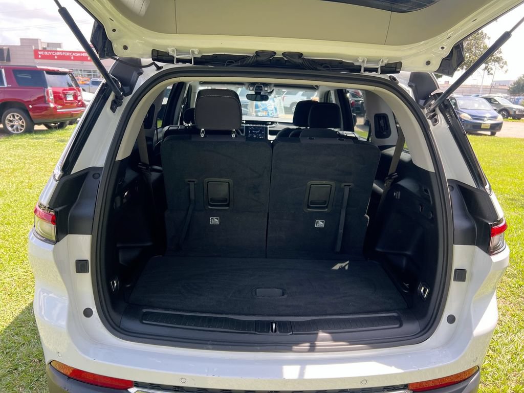 Used 2023 Jeep Grand Cherokee L Laredo RWD image 18