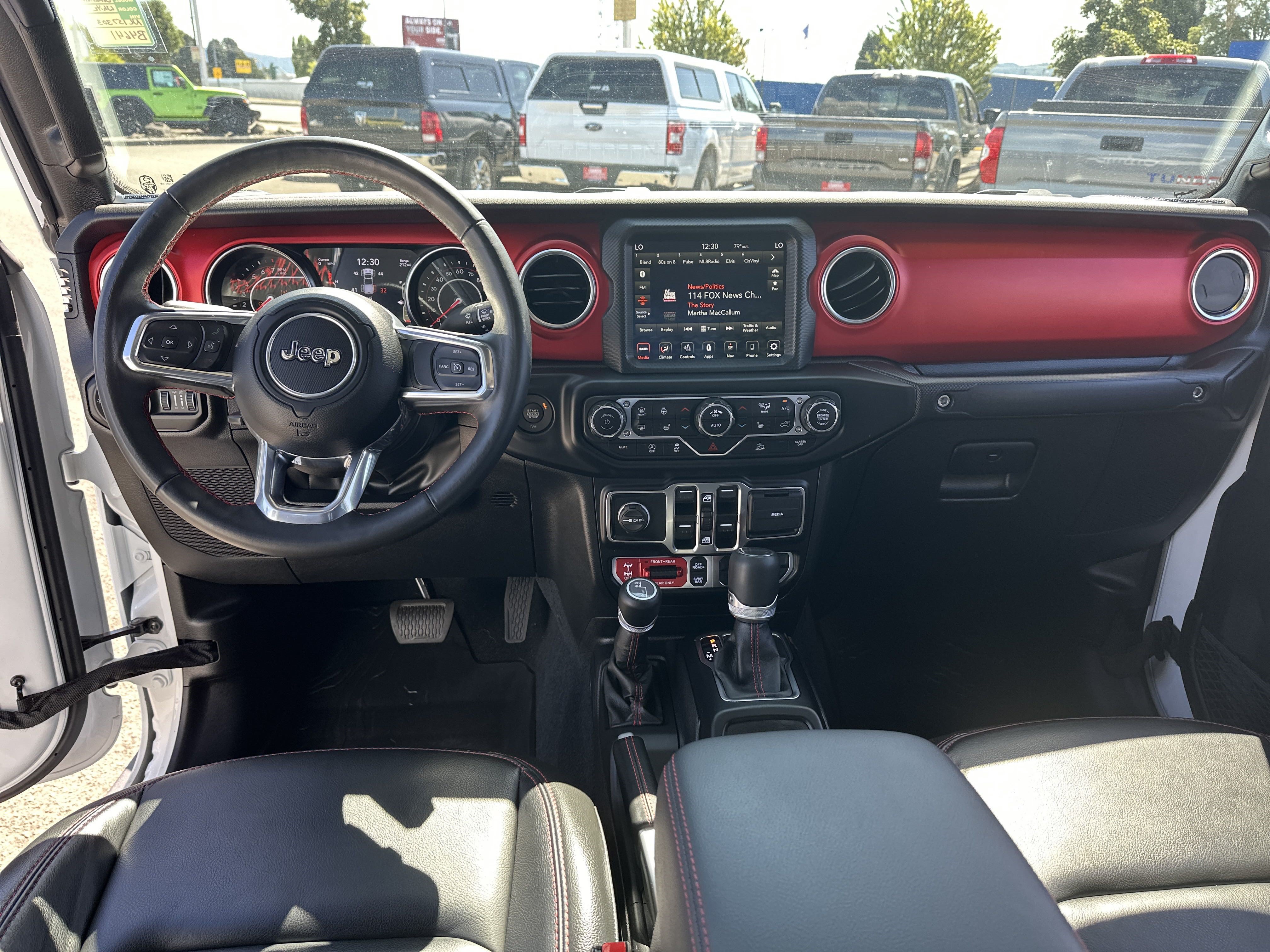 Used 2022 Jeep Gladiator Rubicon w/ LED Lighting Group AWD/4WD image 11