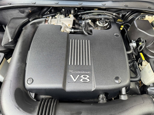 Used 2002 Ford Thunderbird Deluxe RWD image 18