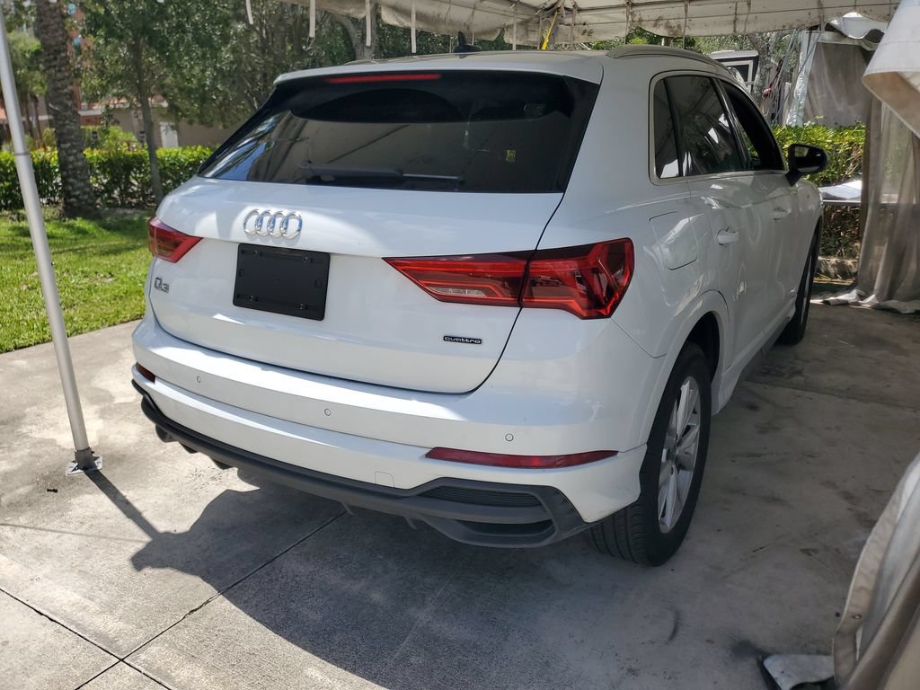 Used 2024 Audi Q3 2.0T Premium w/ Convenience Package AWD/4WD image 3