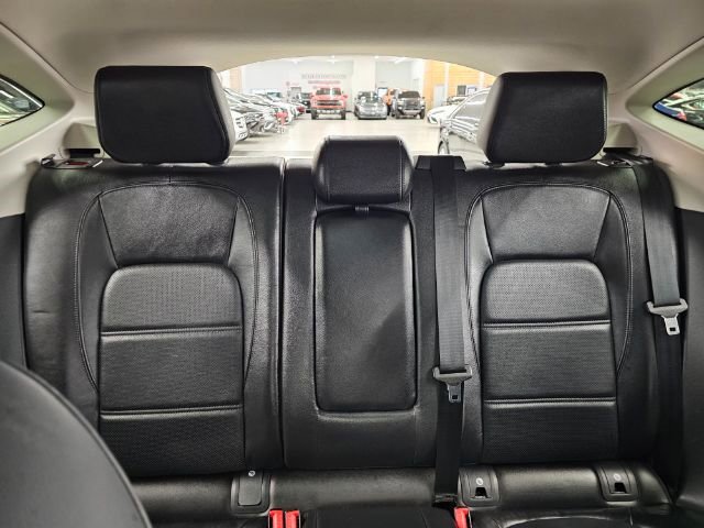 Used 2020 Jaguar E-PACE SE image 34