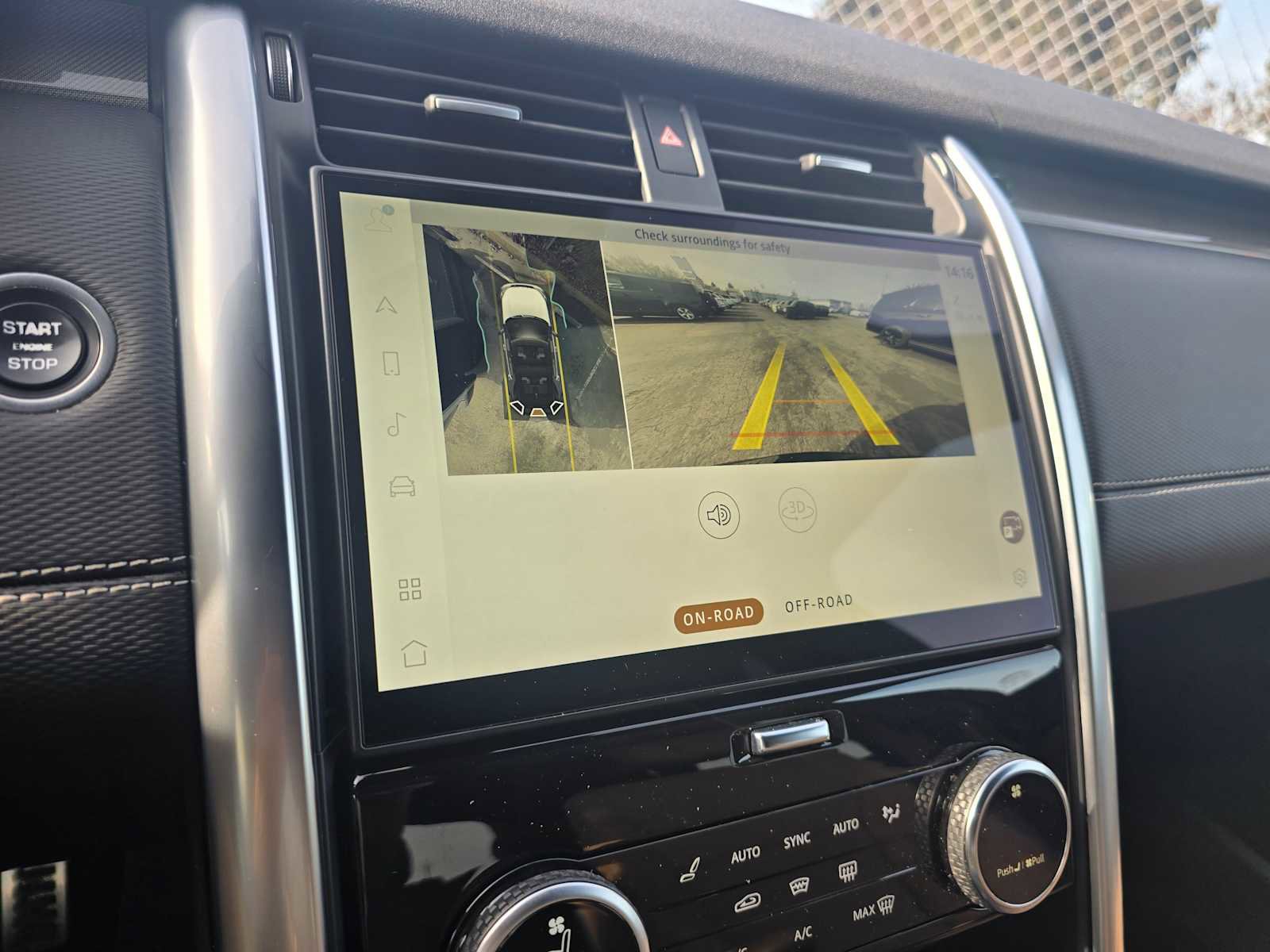 Used 2023 Land Rover Discovery Metropolitan Edition image 29