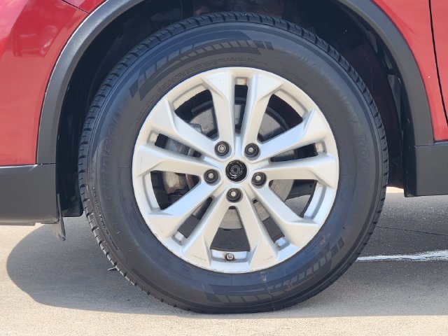 Used 2016 Nissan Rogue SV FWD image 10