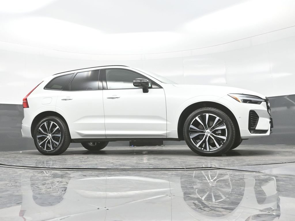Used 2025 Volvo XC60 B5 Plus w/ Climate Package AWD/4WD image 24