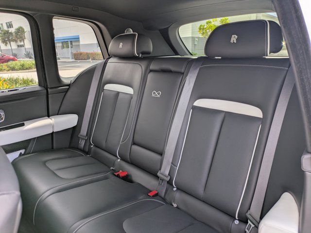 Used 2023 Rolls-Royce Cullinan Black Badge w/ Driver's Package AWD/4WD image 17