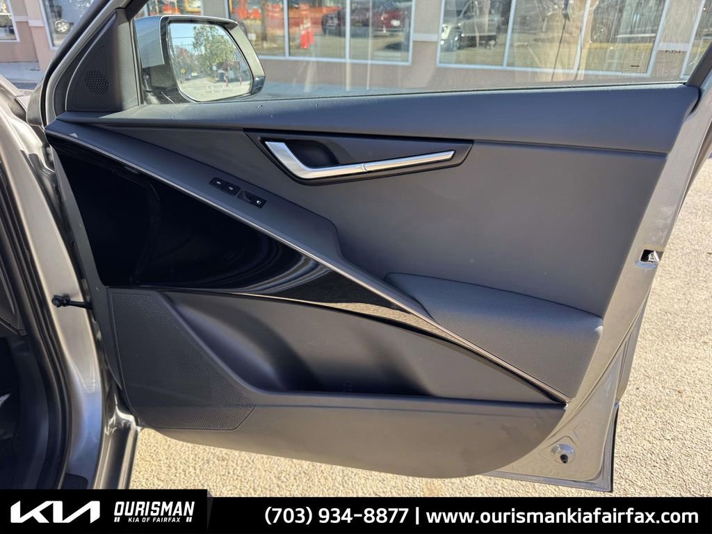 Used 2023 Kia Niro EX Touring image 23