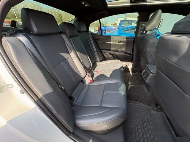 Used 2025 Toyota Camry XSE image 32