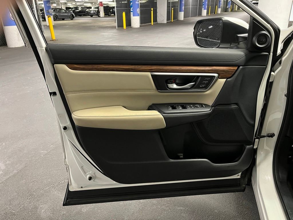 Used 2018 Honda CR-V Touring image 16