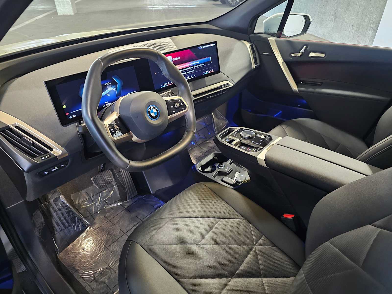 Used 2024 BMW iX xDrive50 w/ Premium Package AWD/4WD image 2