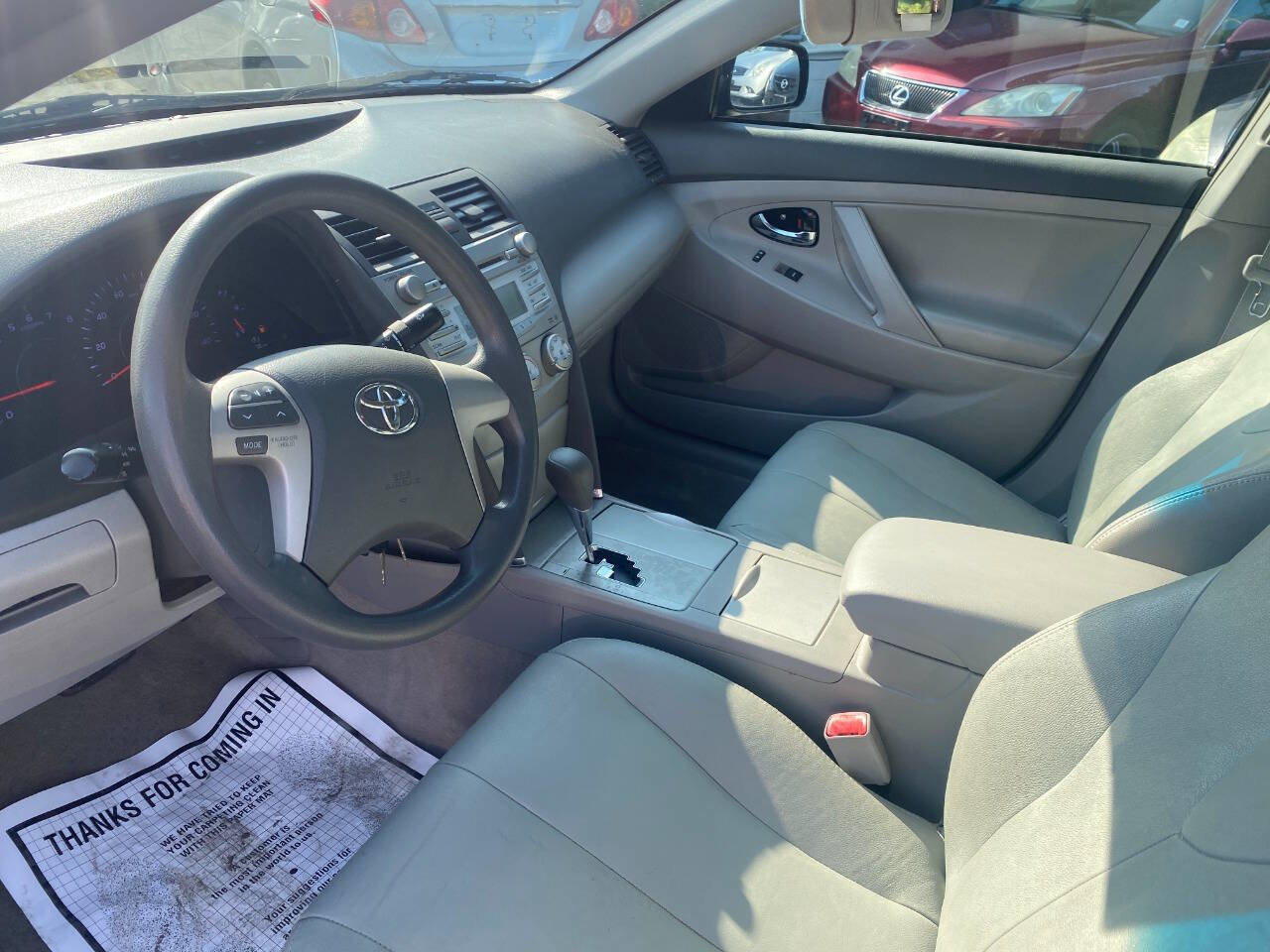 Used 2011 Toyota Camry LE image 5