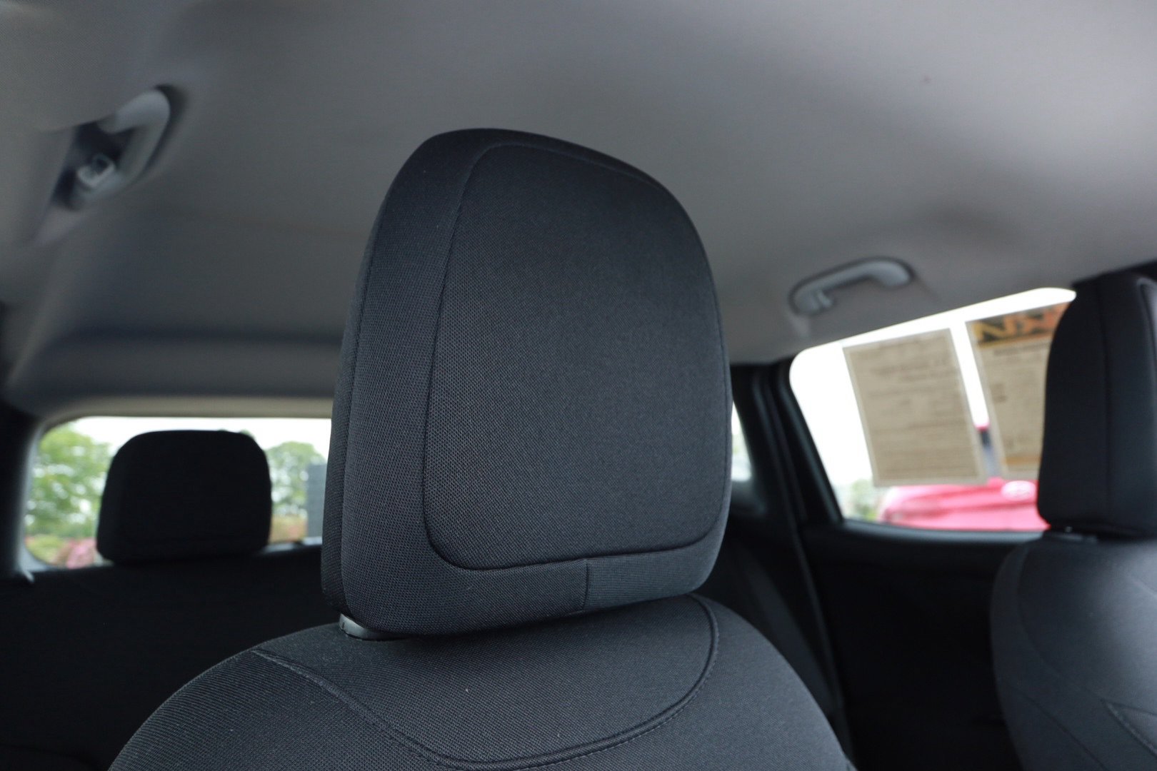 Used 2021 Jeep Renegade Latitude FWD image 28