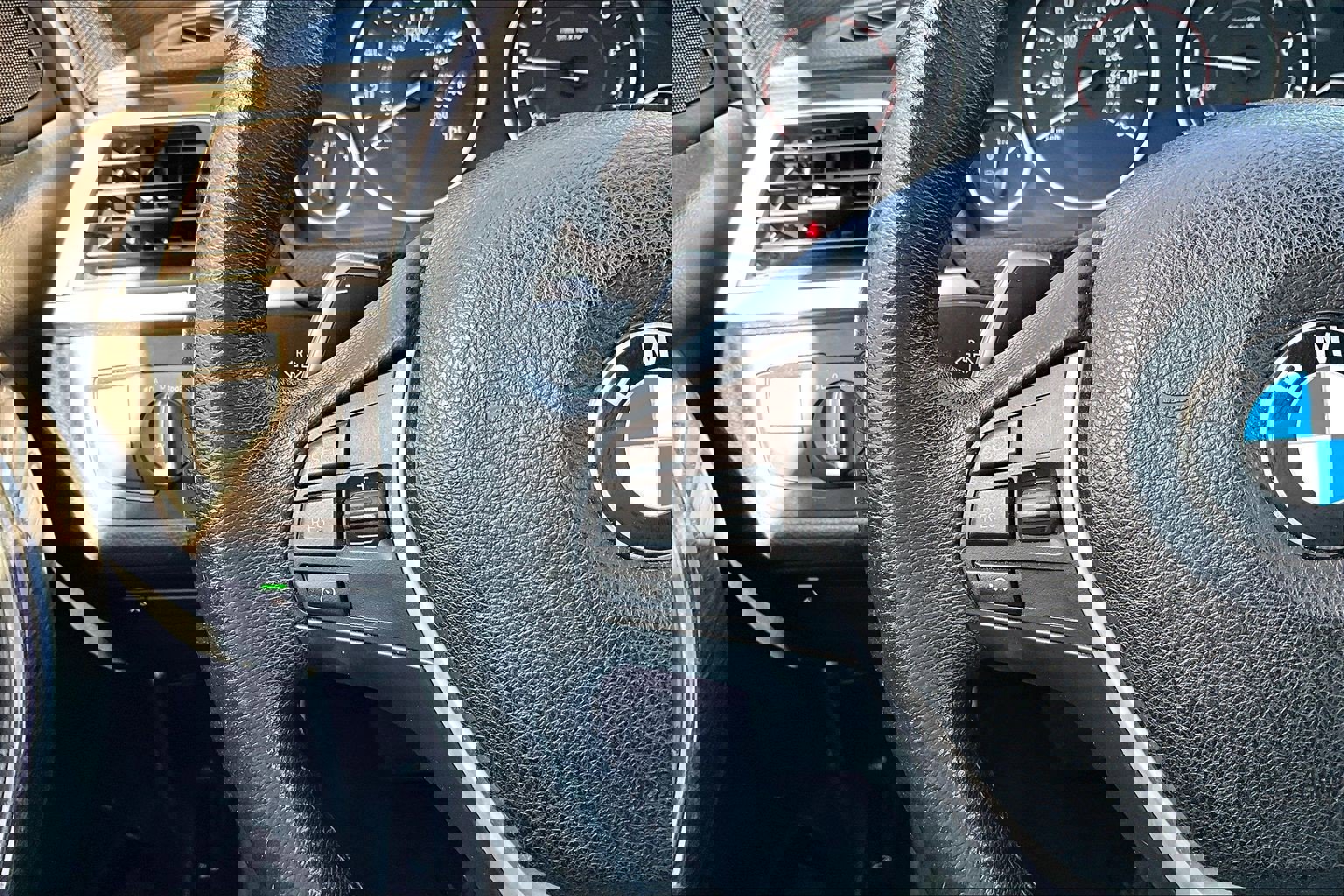 Used 2018 BMW 330i Sedan w/ Convenience Package image 19