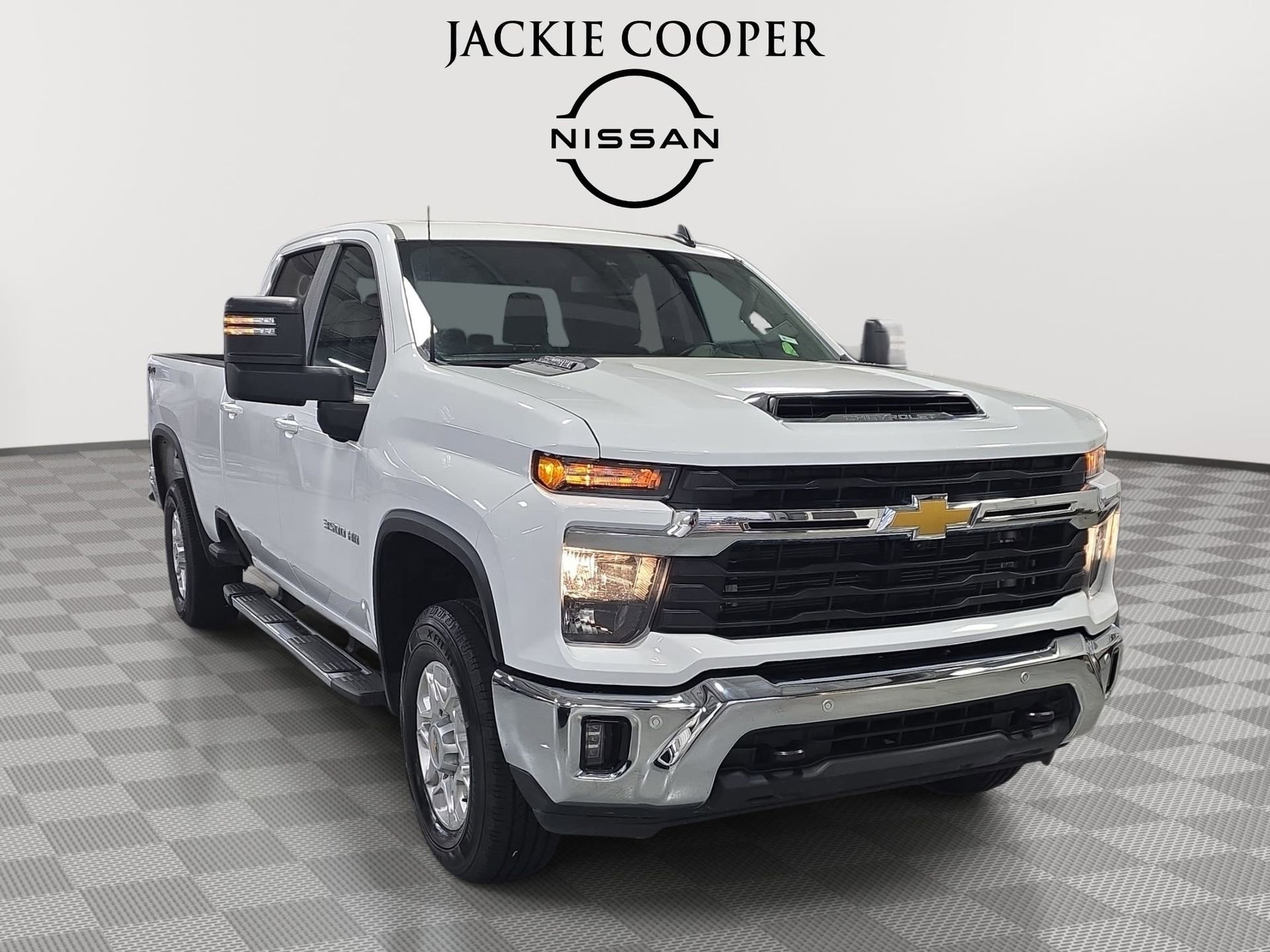 Used 2025 Chevrolet Silverado 3500 LT w/ Safety Package image 3