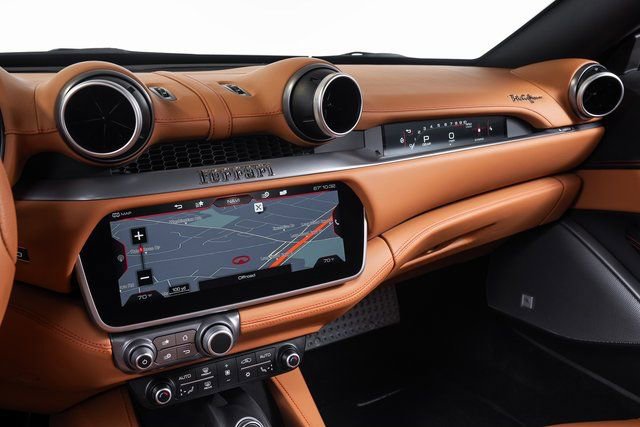 Certified 2019 Ferrari Portofino image 32