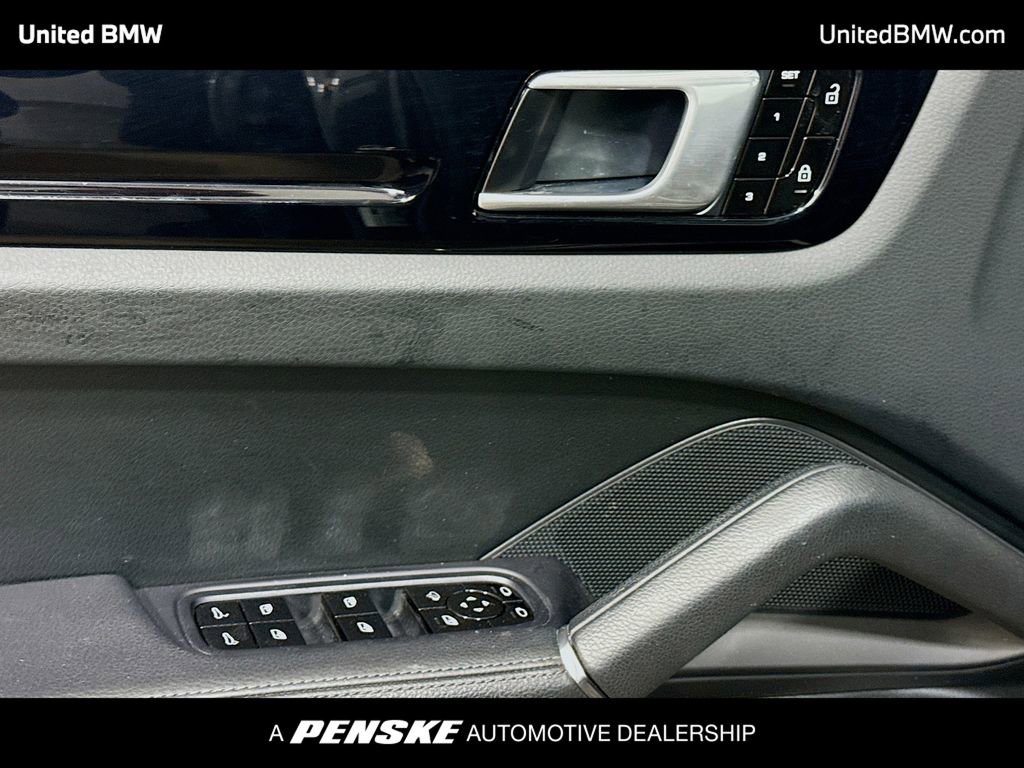 Used 2020 Porsche Cayenne image 3