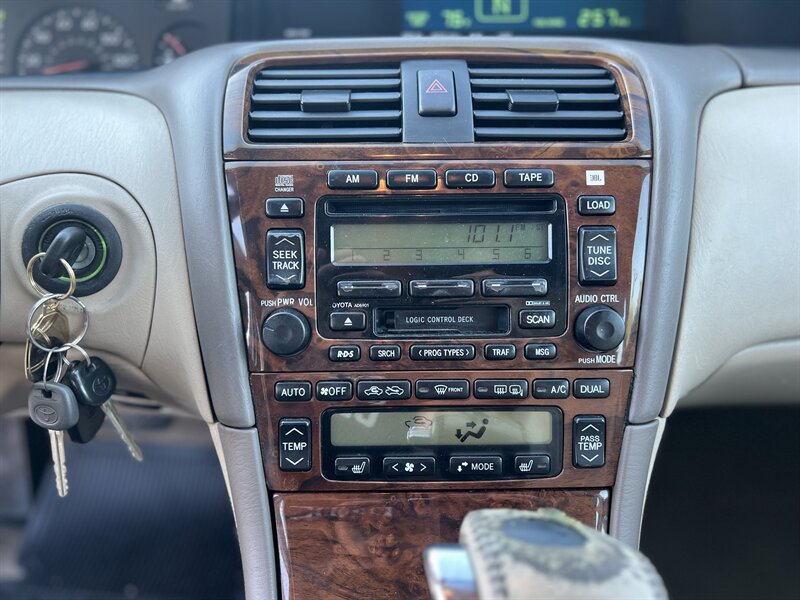 Used 2004 Toyota Avalon XLS FWD image 14