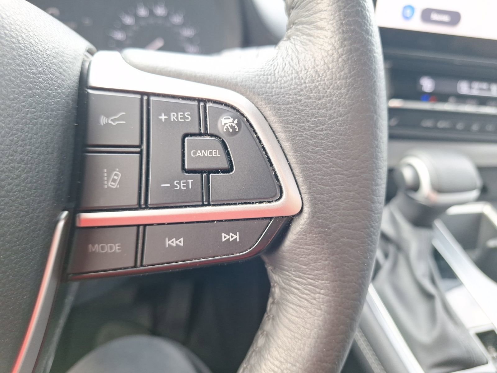 Used 2025 Toyota Sienna XLE image 21