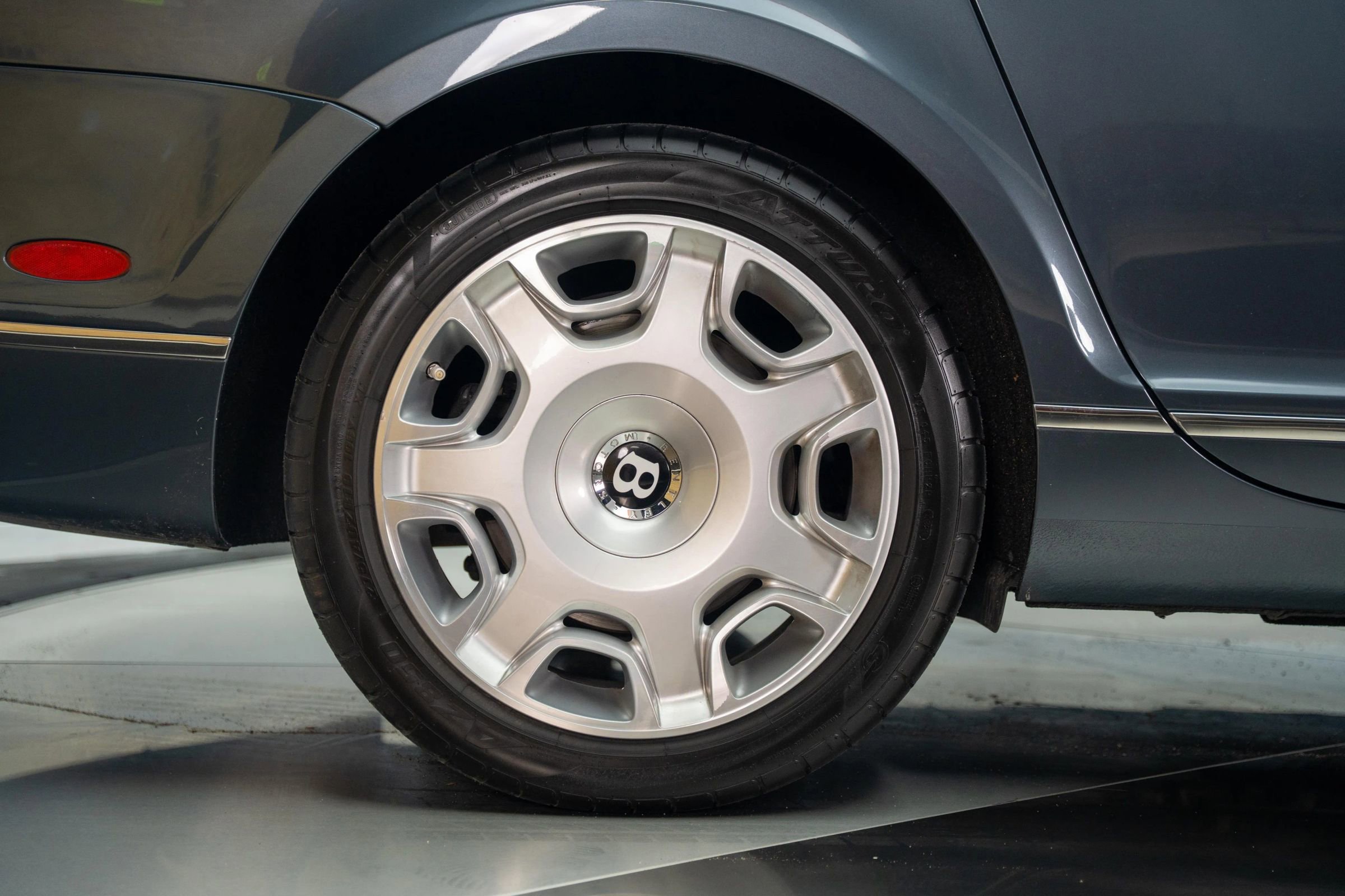 Used 2013 Bentley Flying Spur Flying Spur image 21