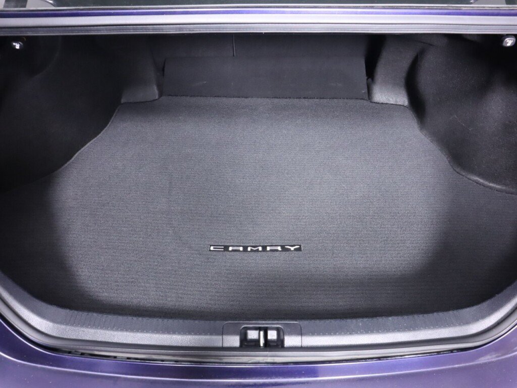 Used 2022 Toyota Camry LE w/ Carpet Mat Package (TMS) FWD image 32