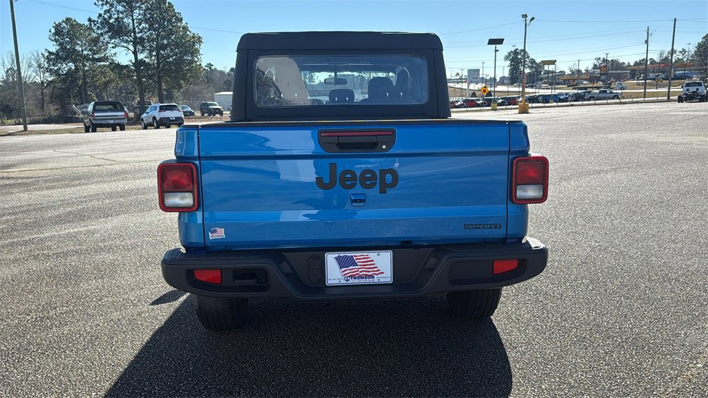 Used 2020 Jeep Gladiator Sport image 7