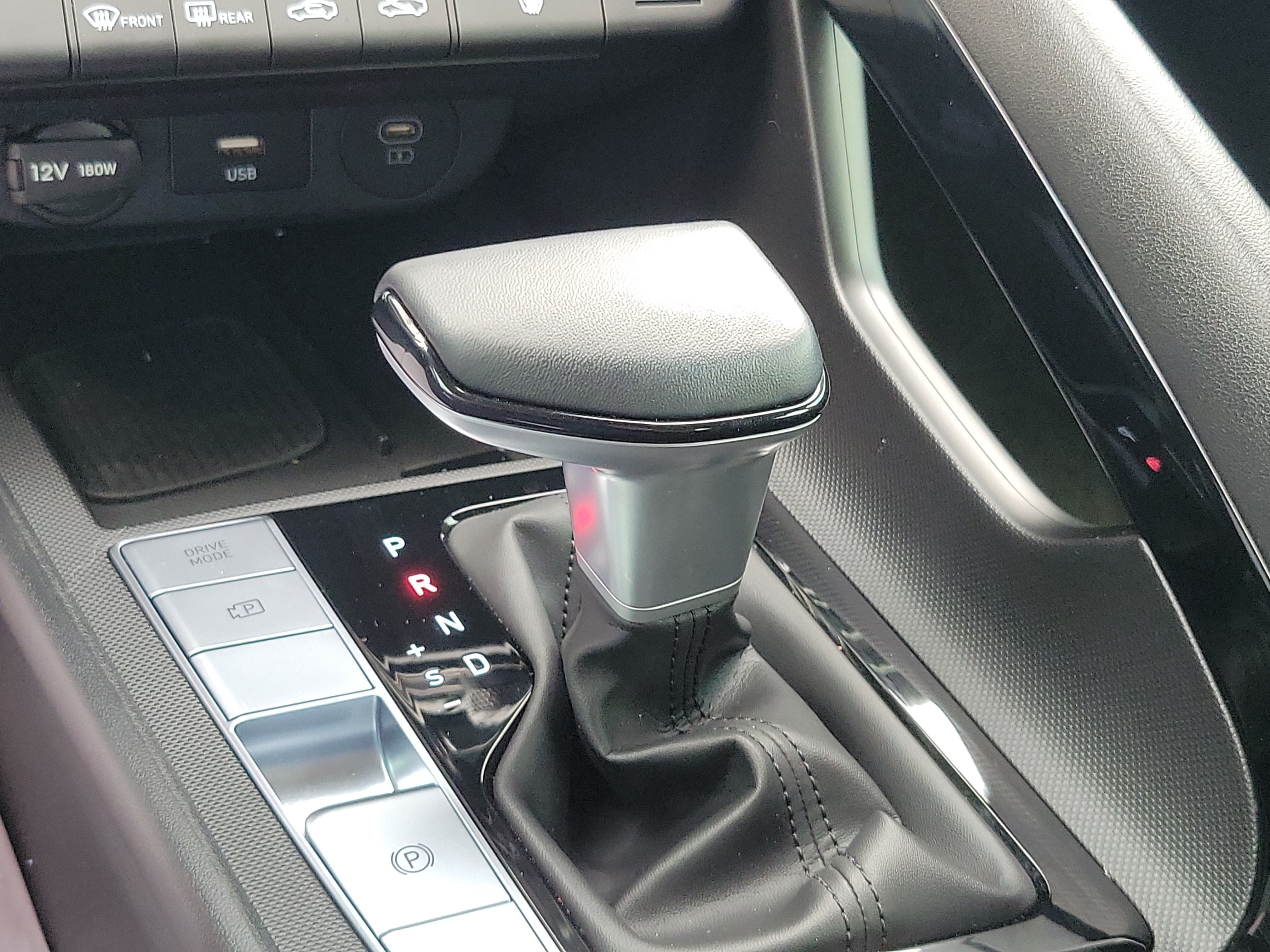 Used 2025 Hyundai Elantra SEL FWD image 25