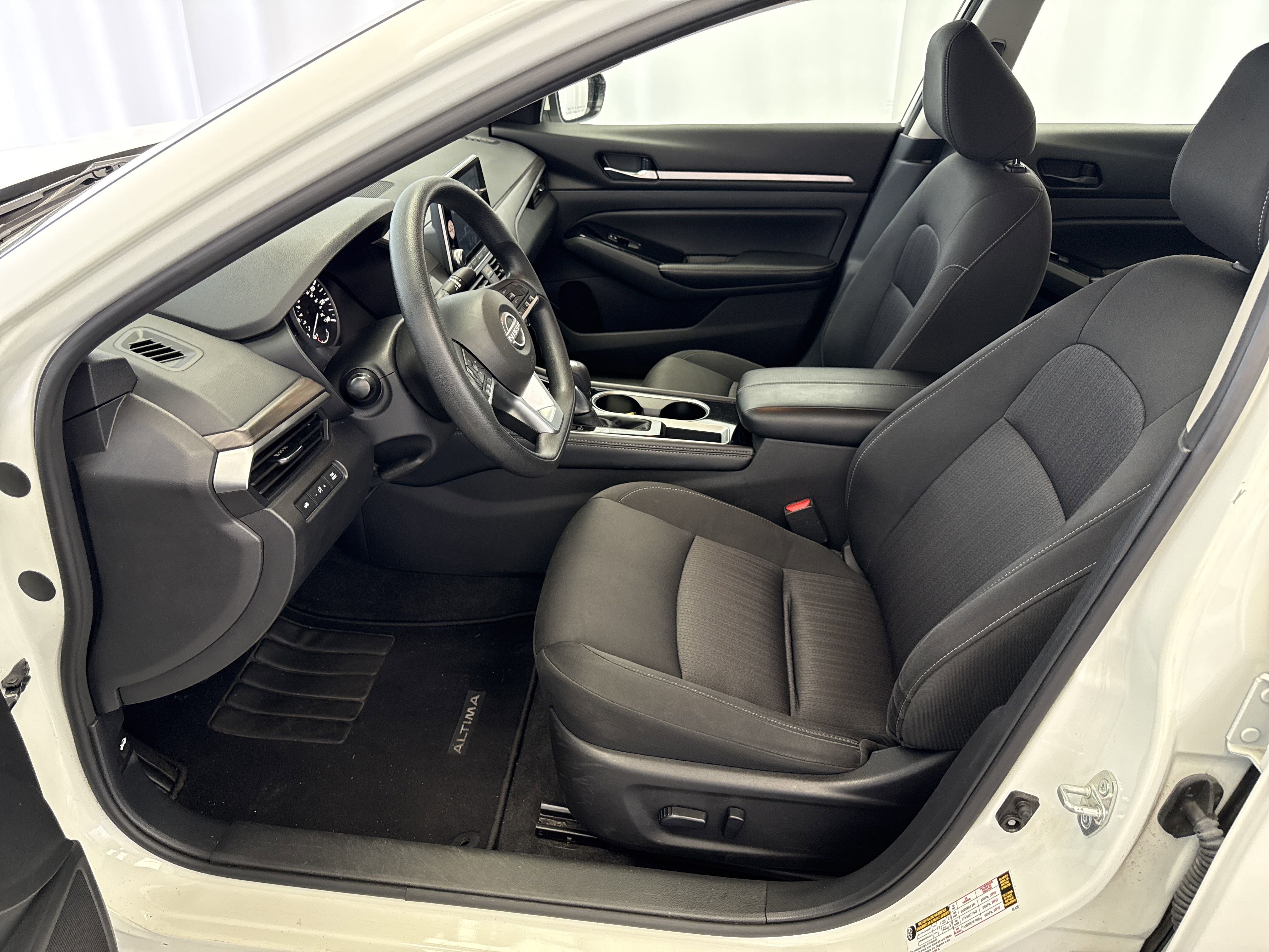 Used 2023 Nissan Altima 2.5 SV image 7