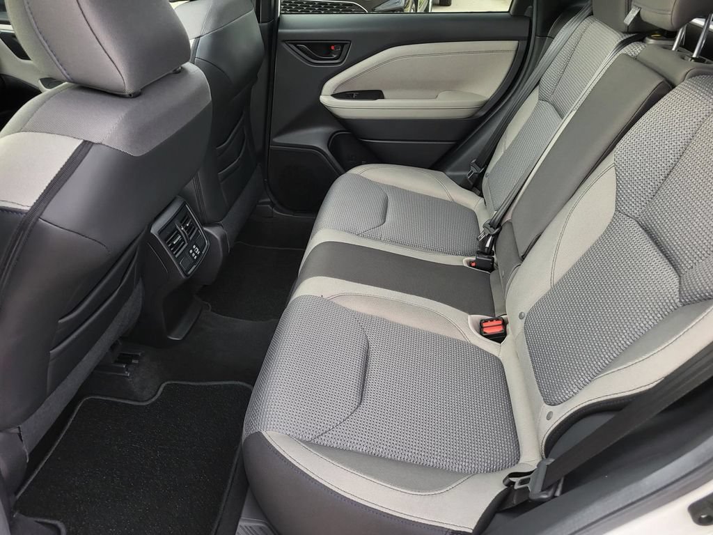 Used 2026 Subaru Forester Premium AWD/4WD image 12