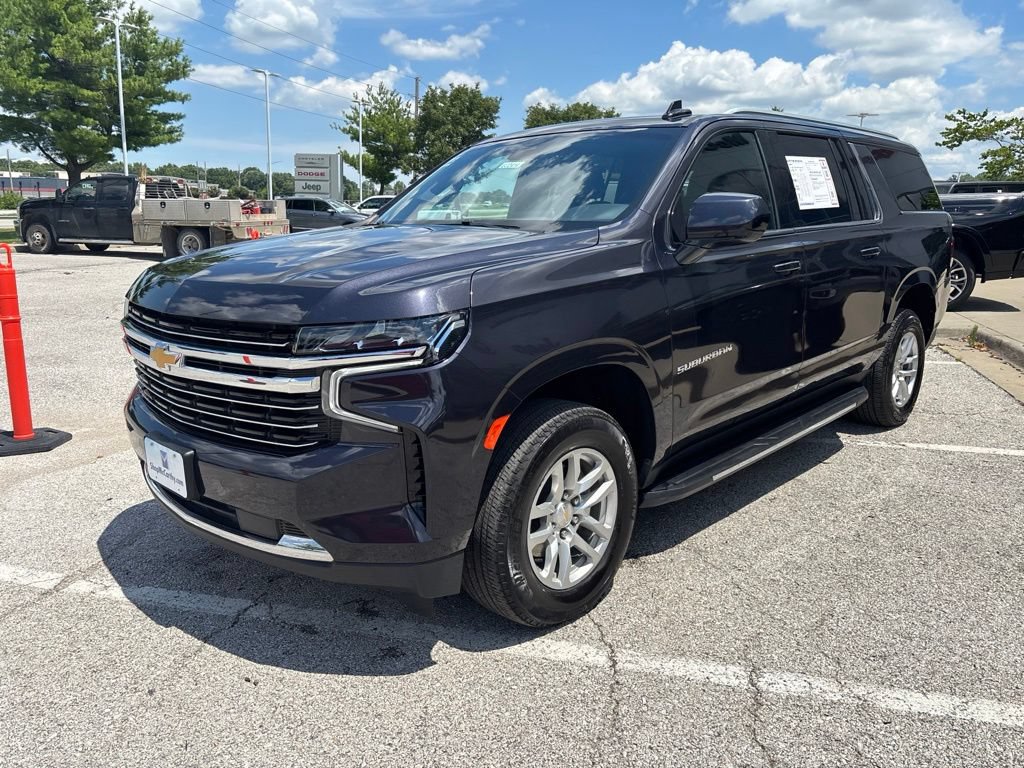 Used 2024 Chevrolet Suburban LT AWD/4WD image 13