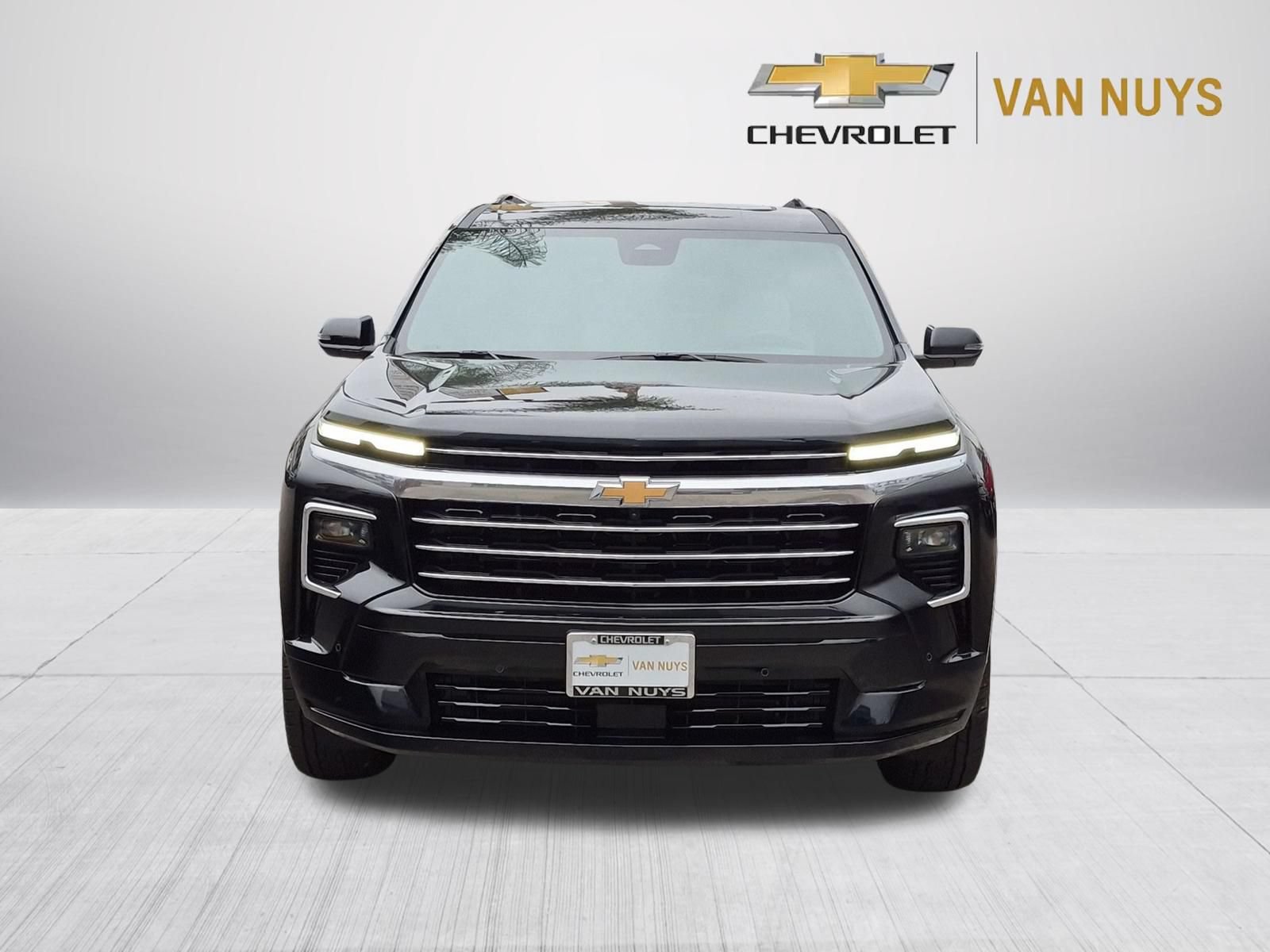 Used 2025 Chevrolet Traverse High Country w/ LPO, Floor Liner Package AWD/4WD image 2