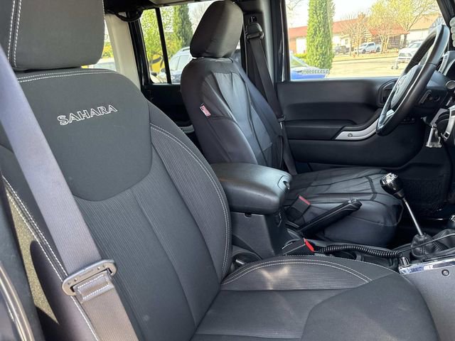 Used 2017 Jeep Wrangler Unlimited Sahara w/ Connectivity Group image 19