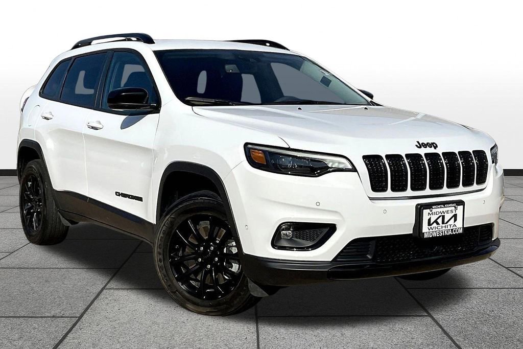 Used 2023 Jeep Cherokee Altitude Lux AWD/4WD image 2