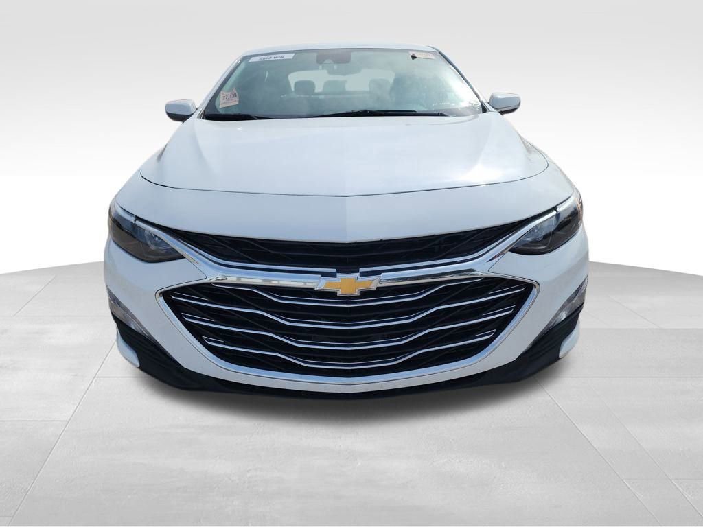 Used 2023 Chevrolet Malibu LT image 2