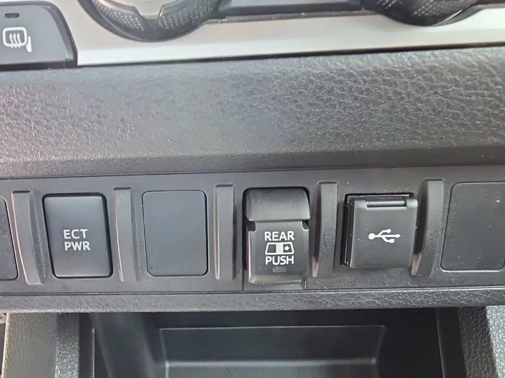 Used 2022 Toyota Tacoma SR5 AWD/4WD image 27
