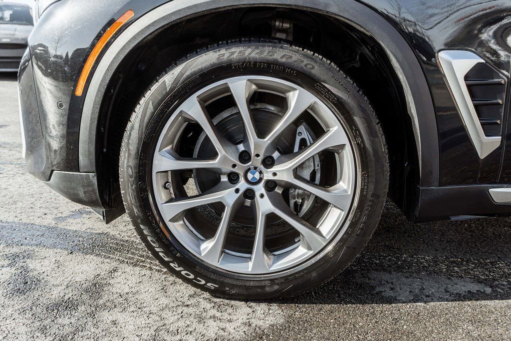 Used 2024 BMW X5 xDrive40i w/ Premium Essential Package image 37