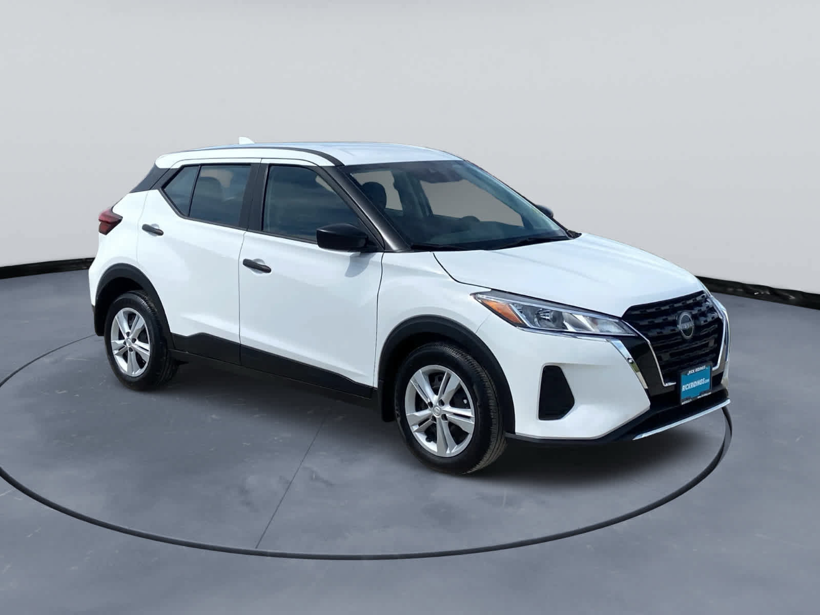 Used 2025 Nissan Kicks Play S FWD image 4