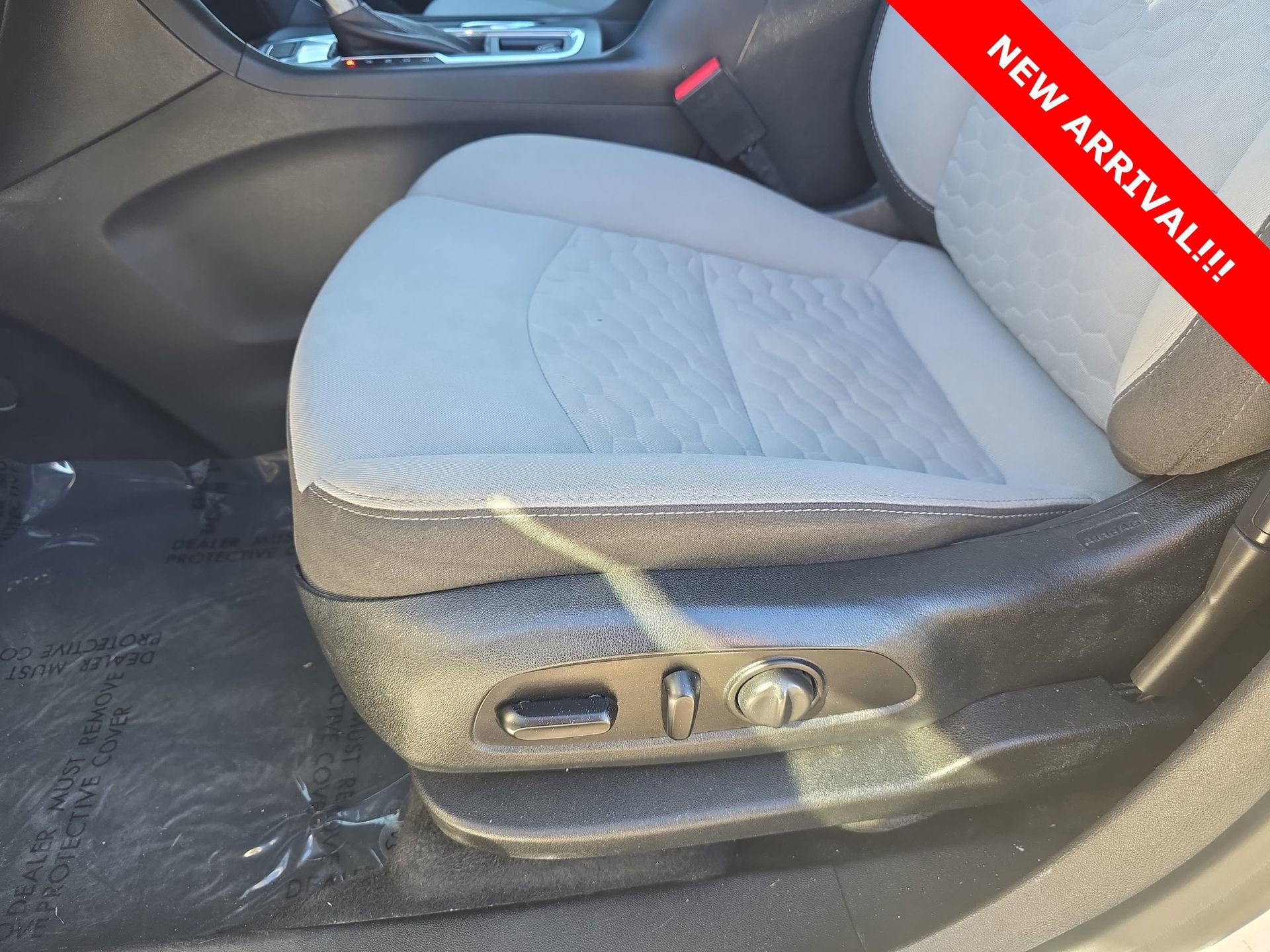 Used 2020 Chevrolet Equinox LS w/ LS Convenience Package image 27