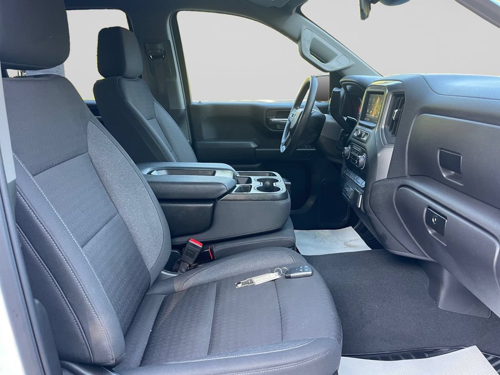Used 2025 Chevrolet Silverado 1500 Custom Trail Boss w/ LPO, Dark Essentials Package AWD/4WD image 11