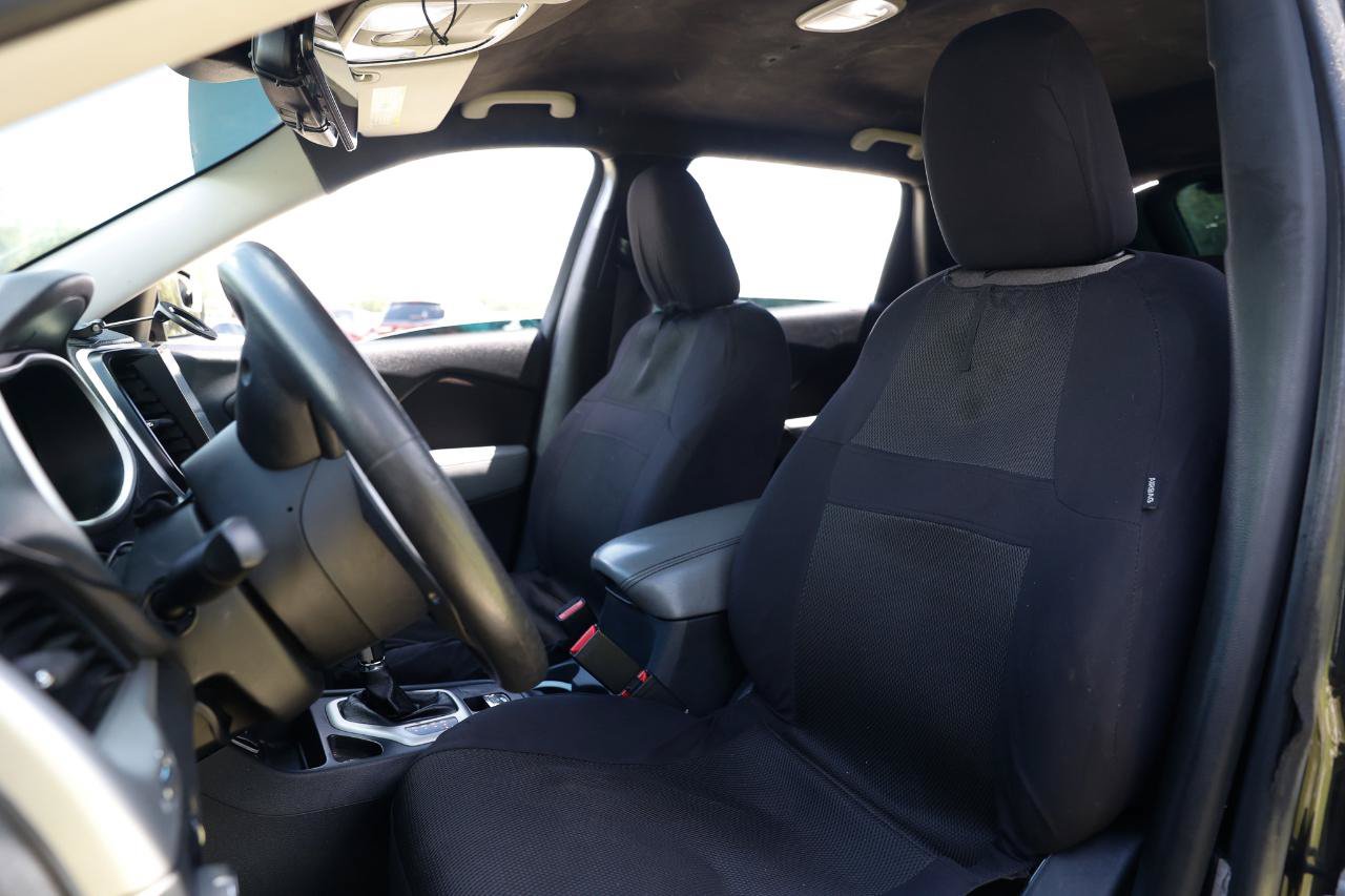 Used 2014 Jeep Cherokee Sport FWD image 6
