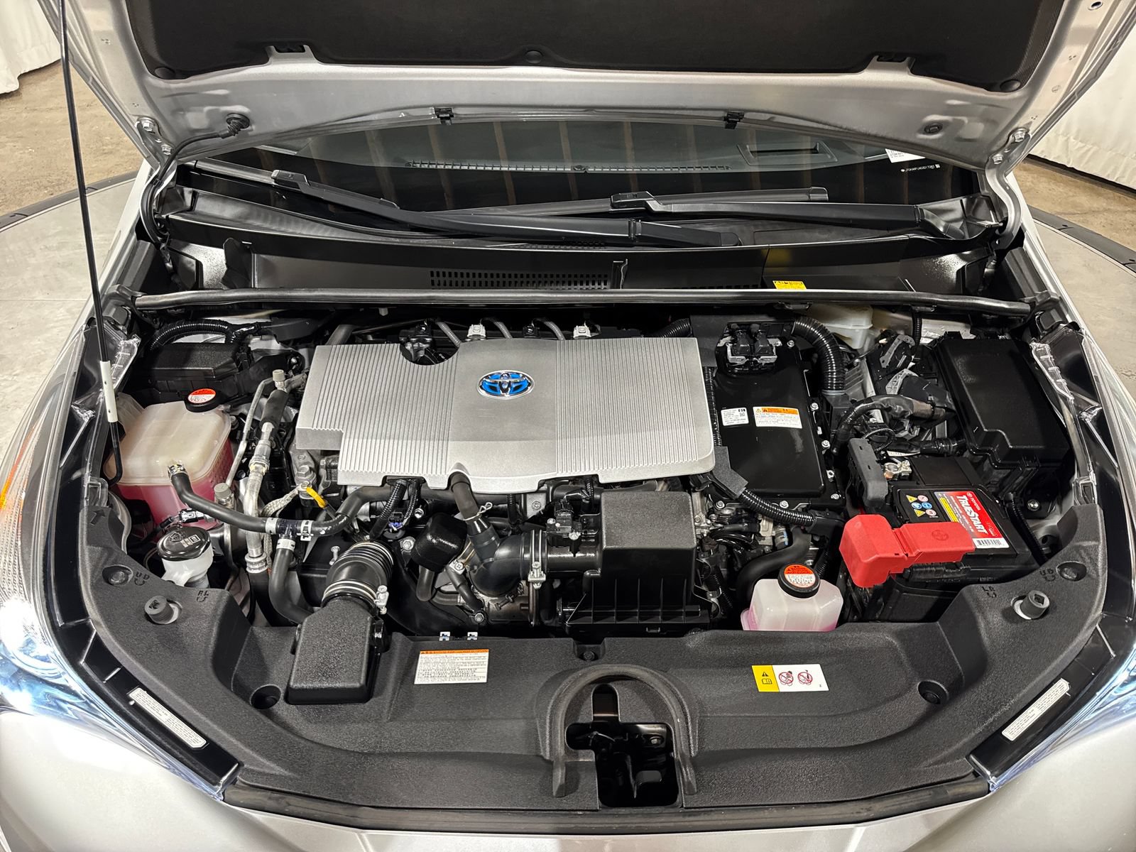 Used 2016 Toyota Prius FWD image 39