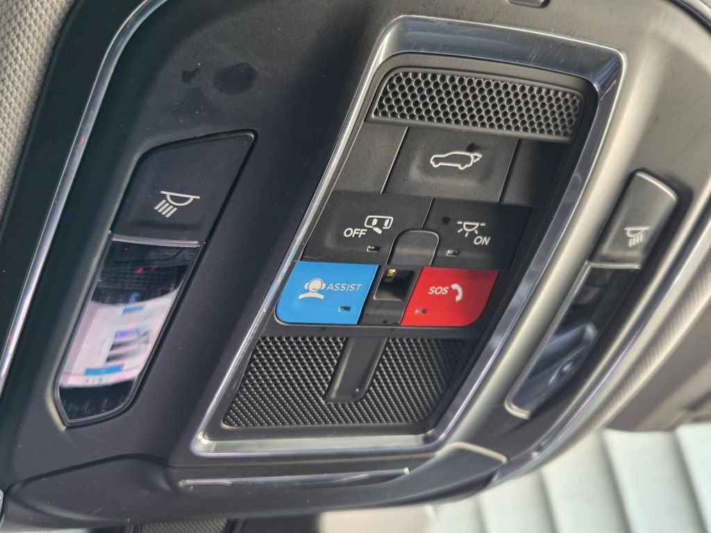 Used 2023 Jeep Grand Cherokee L Limited AWD/4WD image 12