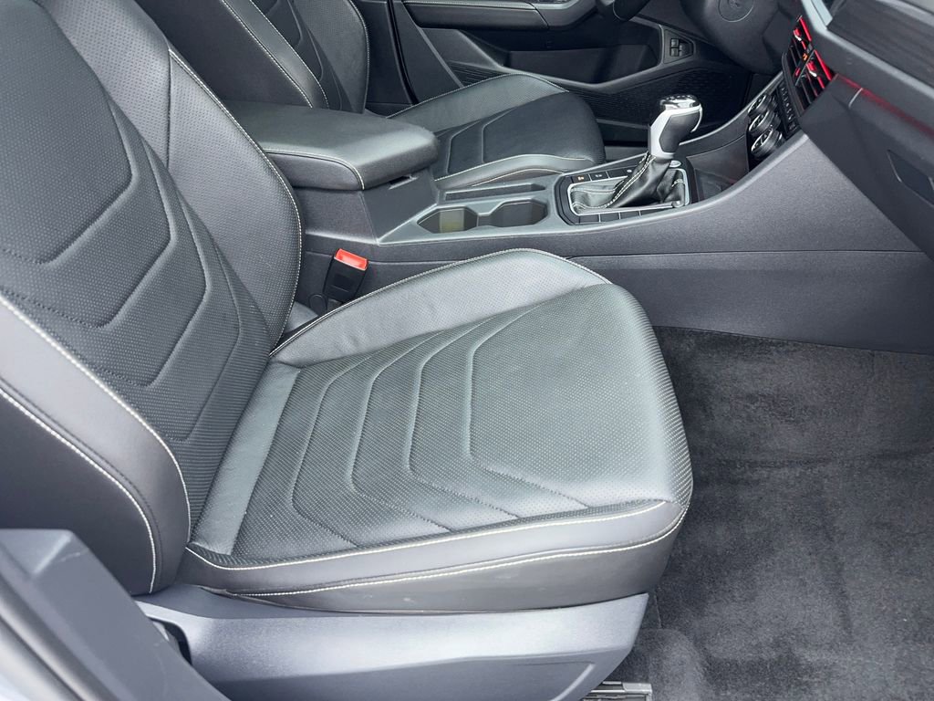 Used 2024 Volkswagen Jetta SEL FWD image 48