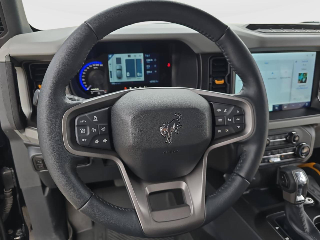 Used 2023 Ford Bronco Badlands AWD/4WD image 16
