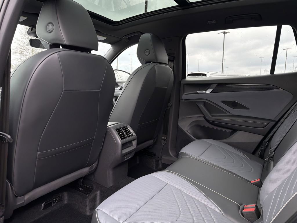 New 2026 Volkswagen Tiguan SE R-Line image 13