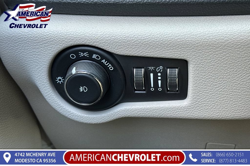 Used 2023 Chrysler Pacifica Touring-L FWD image 36