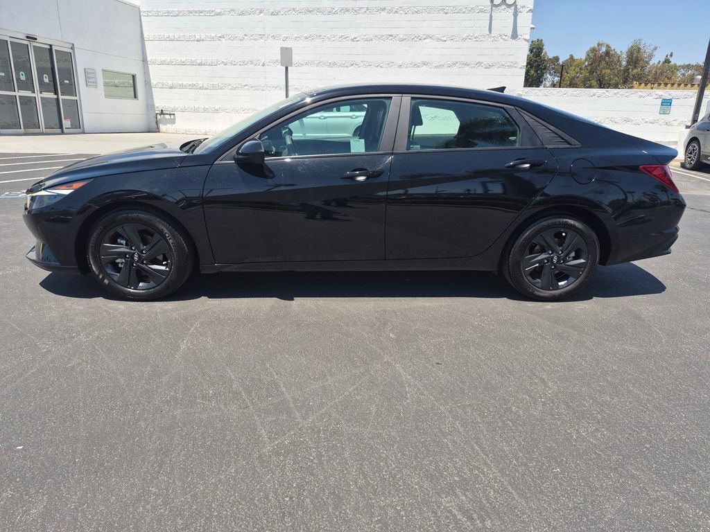 Used 2023 Hyundai Elantra SEL FWD image 4