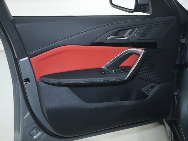 Used 2025 BMW X2 xDrive28i AWD/4WD image 19