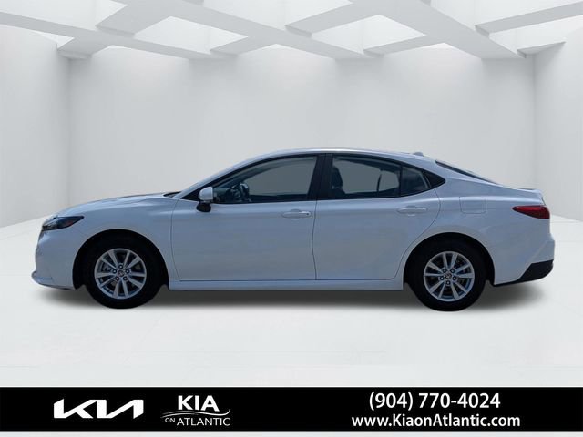 Used 2025 Toyota Camry LE FWD image 6